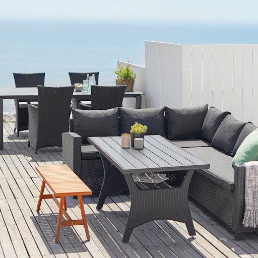 Styling Outdoor Furniture For The UAE Weather